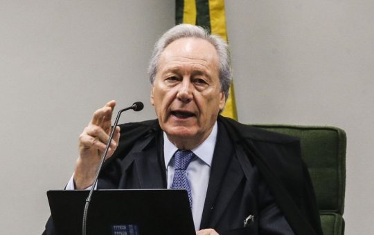 Ricardo Lewandowski extingue pedido sobre vacinação de crianças