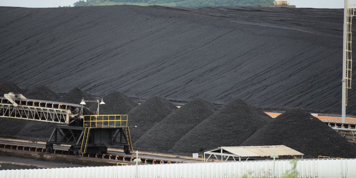 Sancionada lei que prorroga funcionamento de térmicas a carvão