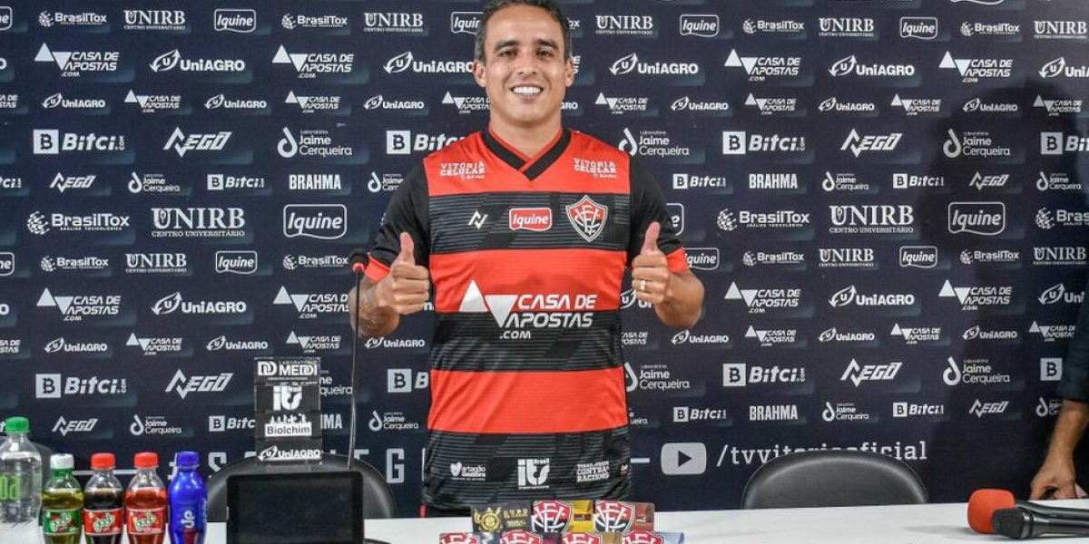 “Vim aqui mais por desafios”, diz Jadson ao ser apresentado ao Vitória