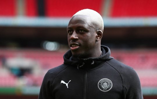 Após acusações de estupros, Benjamin Mendy sai da cadeia sob fiança