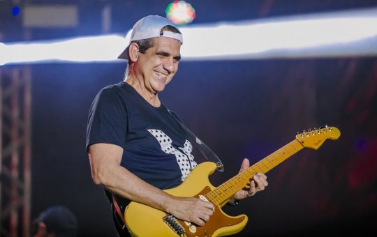 Durval Lelys testa positivo para a Covid-19 e show com Saulo é cancelado