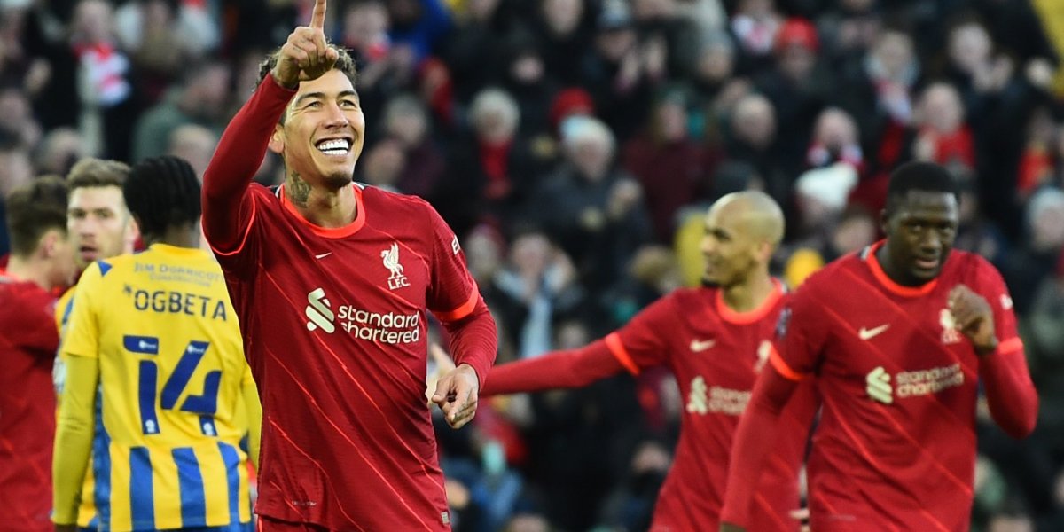 Com gol de calcanhar de Firmino, Liverpool vence e avança na Copa da Inglaterra