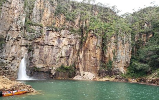 Aumenta para 10 o número de mortos em desabamento de rocha em Capitólio