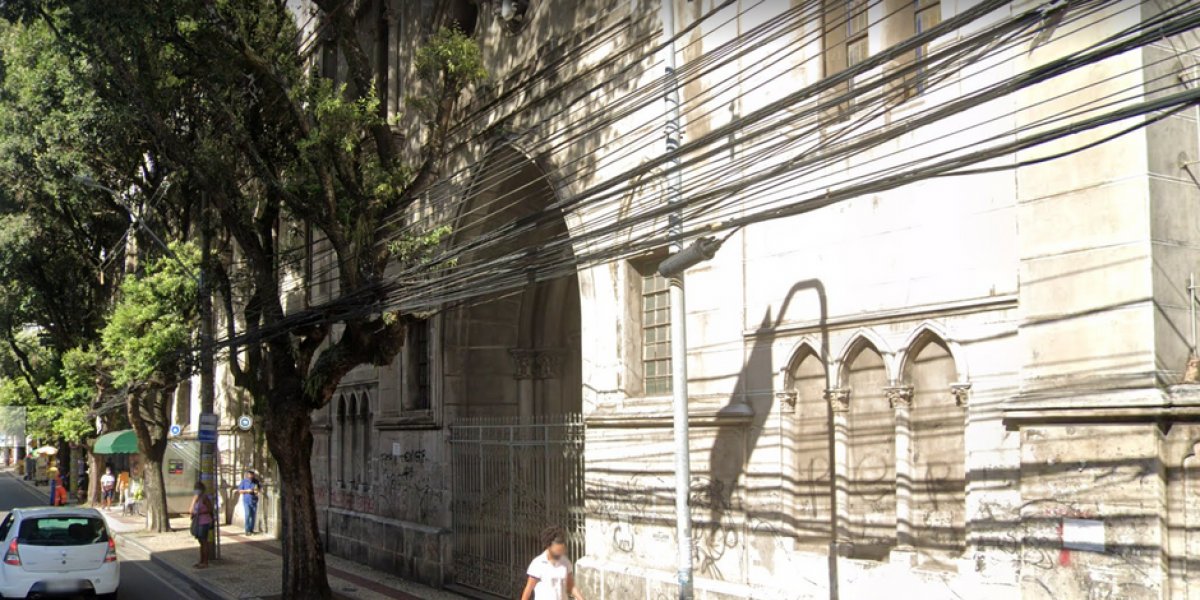 Convento das Mercês é invadido em Salvador