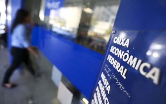 Enchentes: Moradores de 48 cidades de MG e BA sacarão abono salarial antecipado