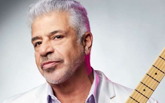 Lulu Santos cancela turnê após 8 funcionários testarem positivo para a Covid