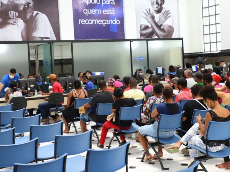 Mais de 220 mil famílias de Salvador já estão aptas a receber o Auxílio Brasil
