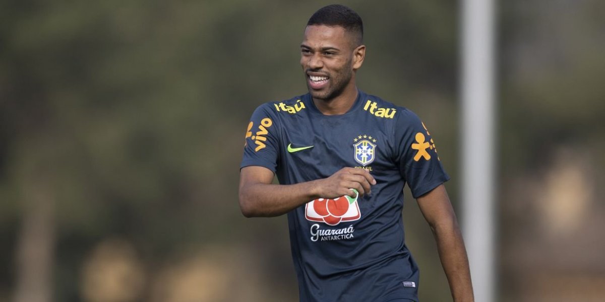 Brasil: Com ciclo vacinal contra a Covid incompleto, Renan Lodi não é convocado