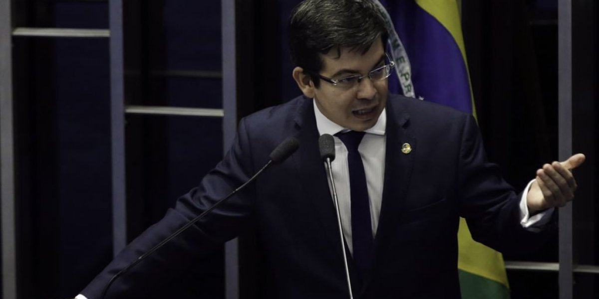 Randolfe Rodrigues quer nova CPI da Pandemia e mira Augusto Aras como depoente