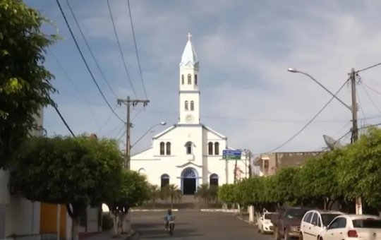 Macabro: cabeça decapitada é colocada em exposição em trevo da BA-262