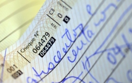Economia: Uso de cheques no Brasil cai 93% desde 1995