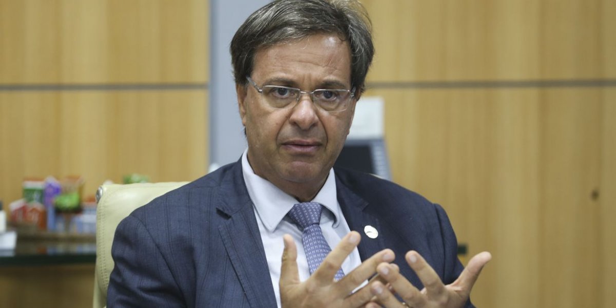 Ministro do Turismo é diagnosticado com Covid-19
