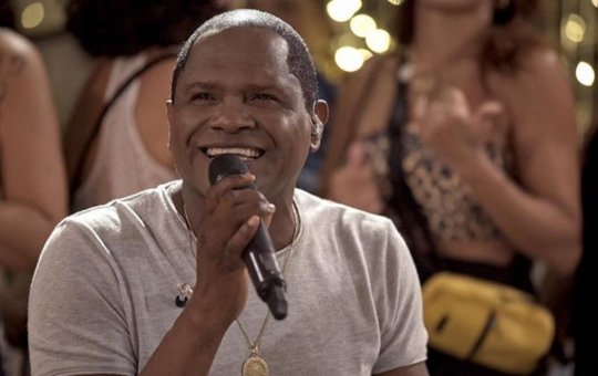 Cantor Tatau testa positivo para a Covid-19