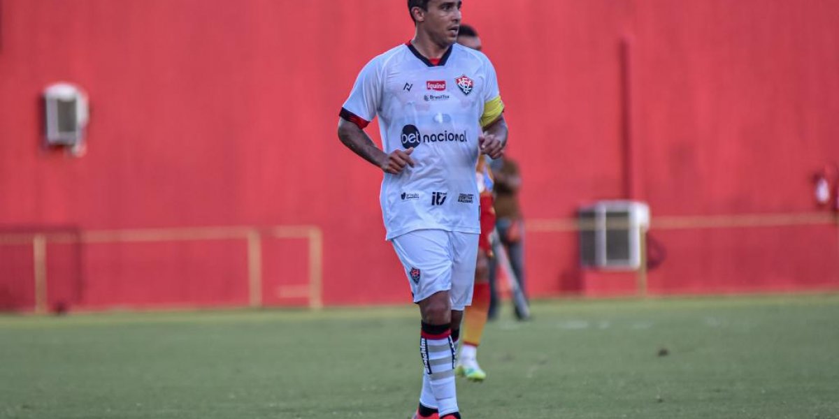 Apesar de pouco treino, Jadson avalia como positiva estreia do Vitória