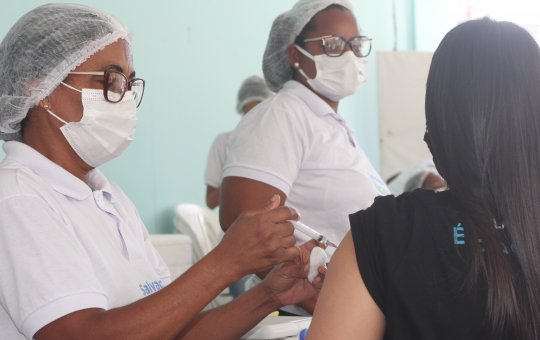 Covid-19: quase 70% dos brasileiros já tomaram as duas doses da vacina