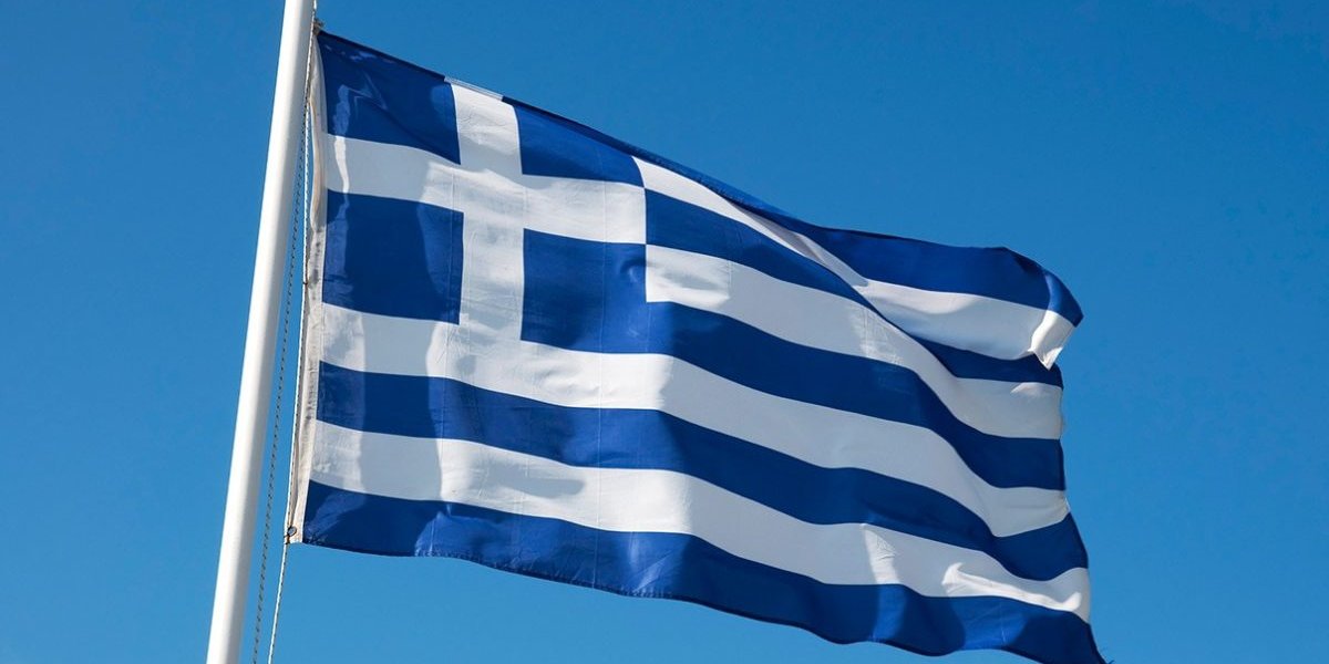 Grécia impõe multa mensal para idosos que não se vacinarem contra Covid