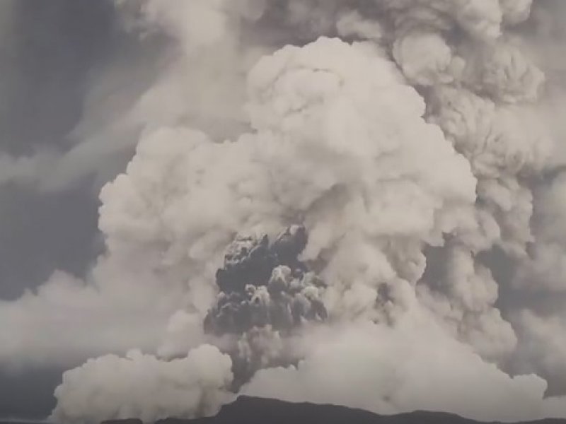 Vulcão Tonga registra nova erupção e sobe número de mortos