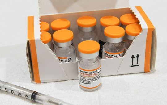 Covid-19: Pfizer entrega mais 1,8 milhão de doses de vacina pediátrica no dia 24