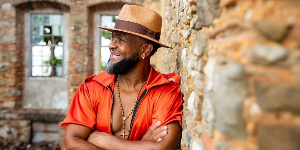 Alexandre Guedes, vocalista da banda Motumbá, testa positivo para a Covid-19