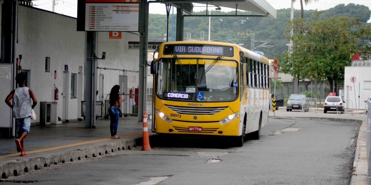 Rodoviários realizam paralisação e ônibus deixam de circular em Salvador