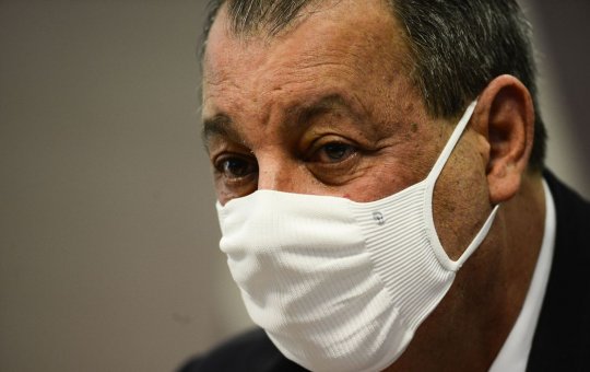  Senador Omar Aziz testa positivo para covid-19