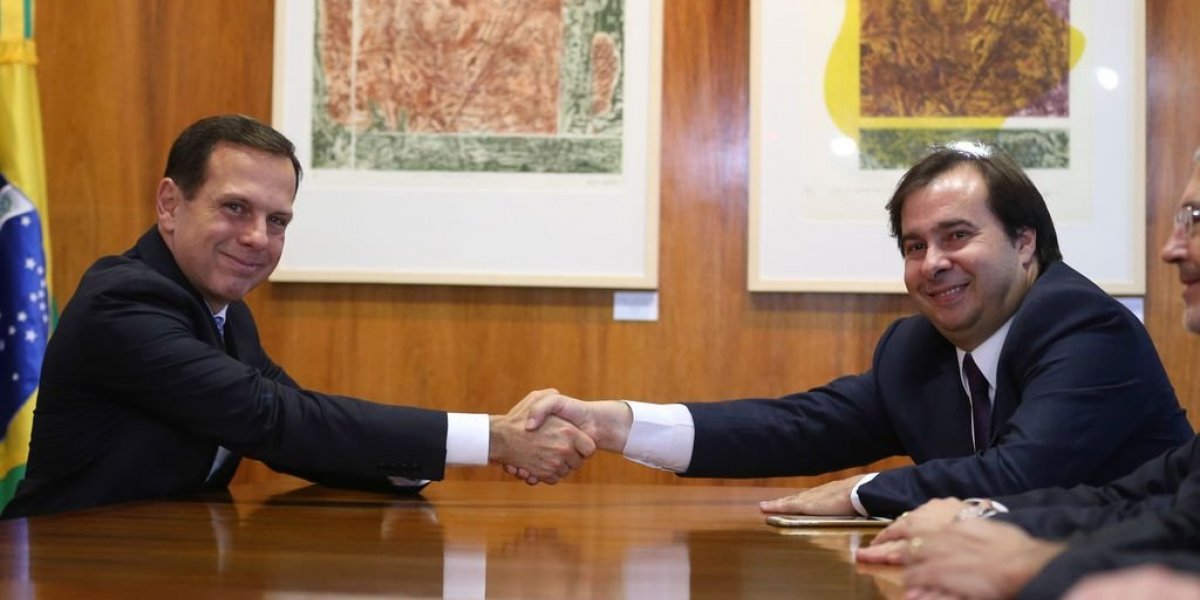 Rodrigo Maia coordenará programa de governo do presidenciável João Doria