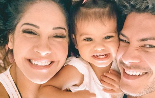 Filha de Mayara Cardi e Athur Aguiar sofre parada cardíaca e vai para a UTI