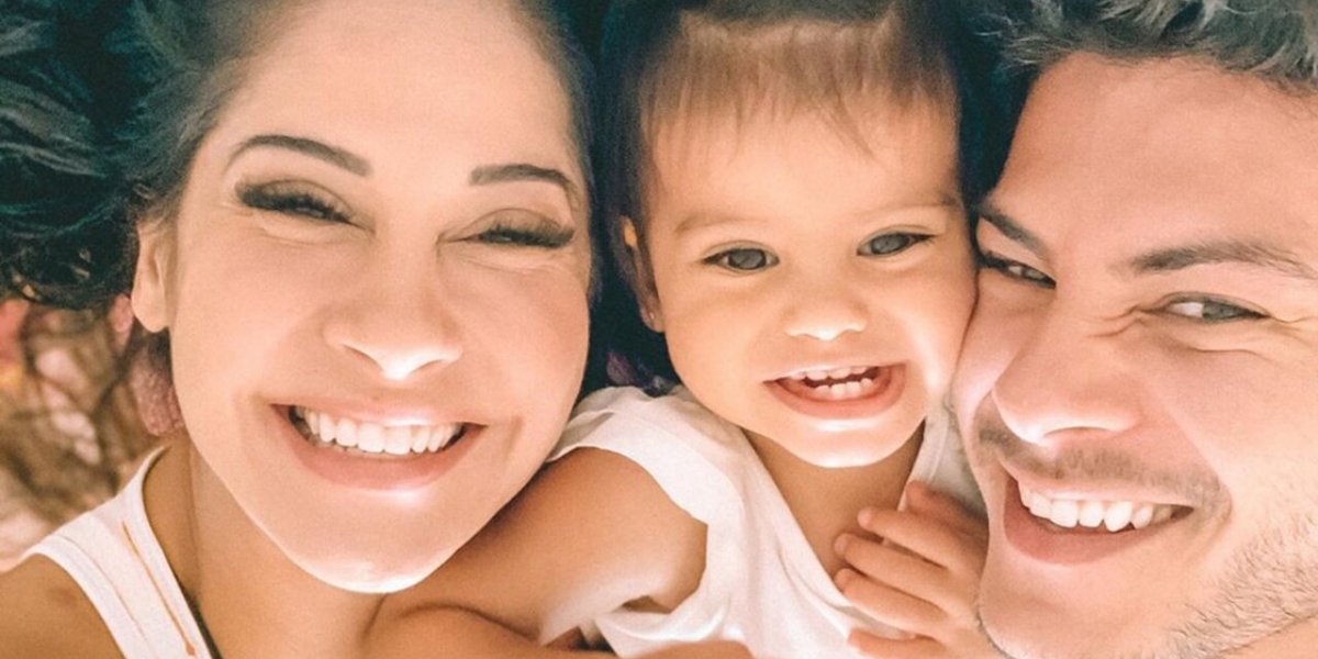 Filha de Mayara Cardi e Athur Aguiar sofre parada cardíaca e vai para a UTI