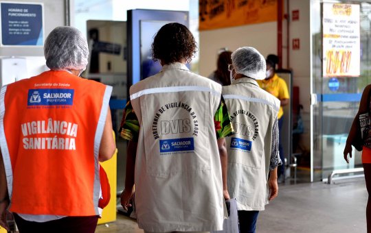 Vigilância Sanitária de Salvador segue com fiscalização em bares e eventos