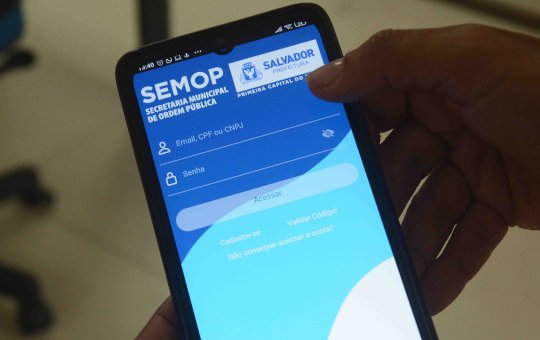 Comerciantes informais de Salvador podem solicitar licença através de aplicativo