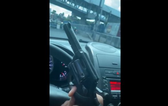 Sem uma das pernas, homem é preso após assaltar mulher de PM