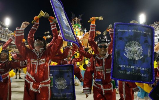 Carnaval: Rio de Janeiro e São Paulo adiam desfile para feriado de Tiradentes
