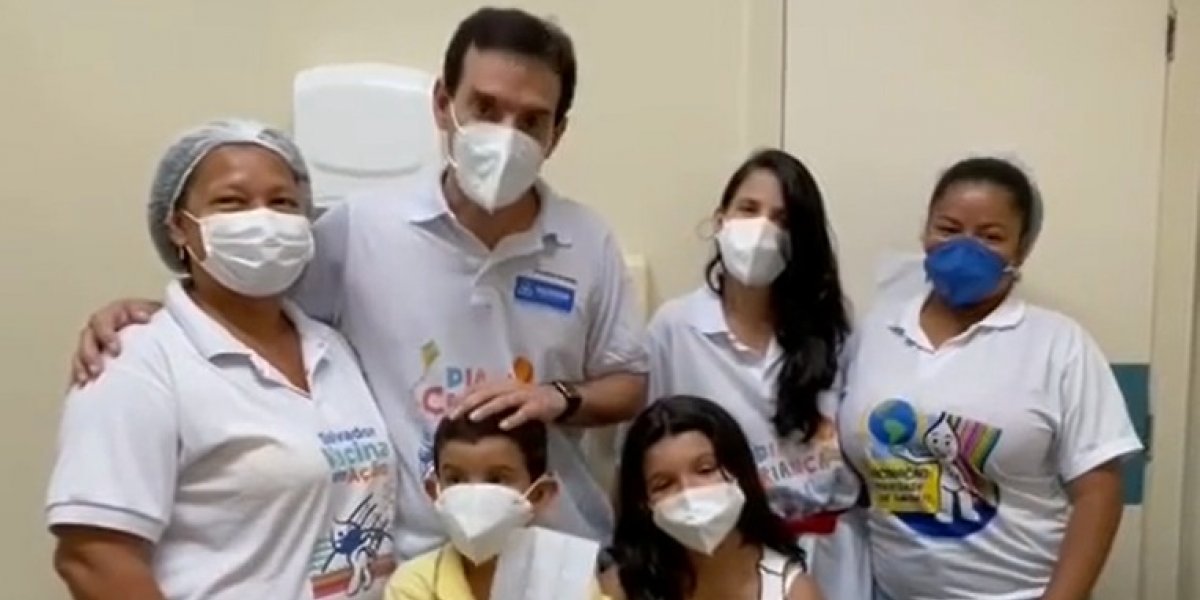 Em rede social, Leo Prates comemora vacinação dos filhos contra Covid-19