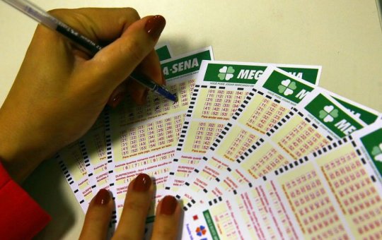 Mega-Sena acumula; veja os números sorteados no concurso 2.446
