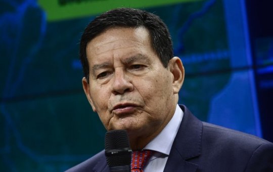 Mourão faz chacota de reajuste para servidores: “Dez centavos de aumento?”