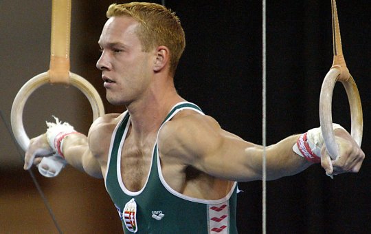 Húngaro bicampeão olímpico nas argolas morre de Covid-19 aos 51 anos