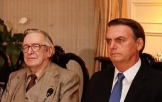 “Um dos maiores pensadores do nosso país”, diz Bolsonaro sobre Olavo de Carvalho
