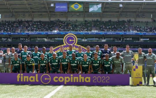 Palmeiras goleia o Santos na final, dá fim à maldição e é campeão da Copinha