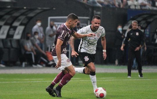 Paulistão: Na volta de Paulinho, Corinthians empata sem gols na estreia