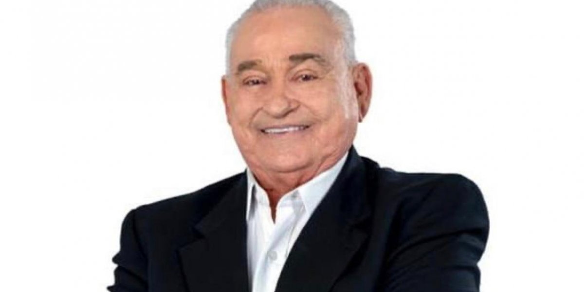 "Não pode uma mãe dormir no passeio, na porta de uma escola", dispara Varela