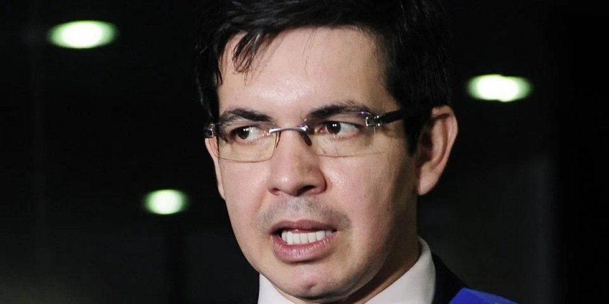 Randolfe Rodrigues testa positivo para Covid-19