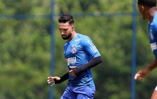 Sem se entender, Bahia e Guto Ferreira divergem sobre a situação de Clayson