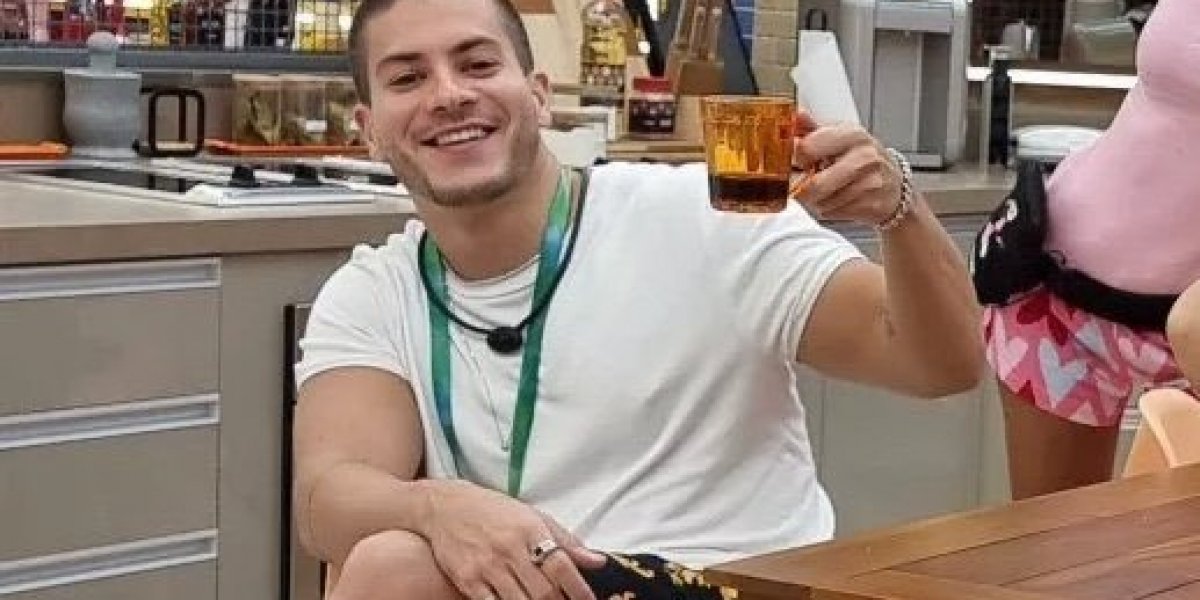 Arthur Aguiar enche o bucho no BBB 22 e web especula reação de Mayra Cardi