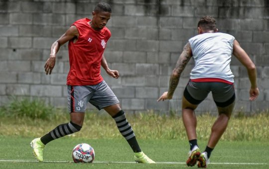 Após receber nova proposta, David retorna aos relacionados