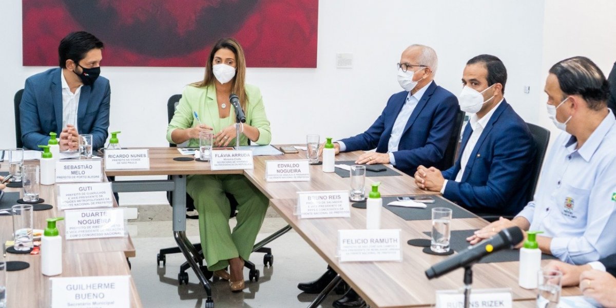 Bruno Reis vai a São Paulo pra discutir financiamento do transporte coletivo