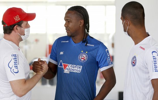 Em estreia contra Campinense, Bahia contará com os gringos Mugni e Rodallega