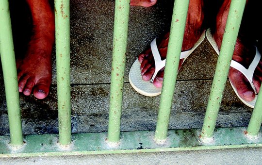 Homem é condenado por homicídio após briga por causa de peixe estragado