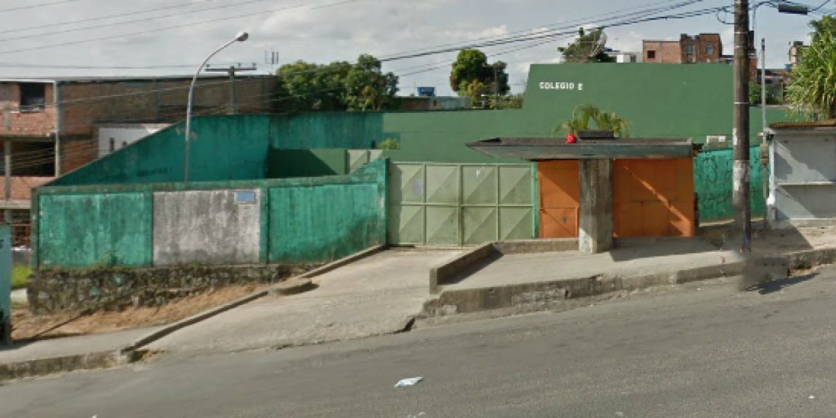 Colégio estadual é atingido por incêndio em Periperi