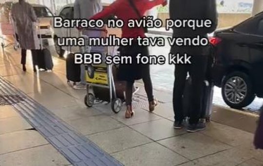 Vídeo: Mulheres brigam em voo por causa do BBB22