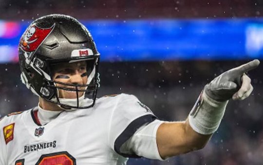 Maior de todos os tempos do futebol americano, Tom Brady anuncia aposentadoria